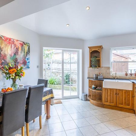 Traditional English 4 Bedroom Home In Greenwich Plumstead  Extérieur photo