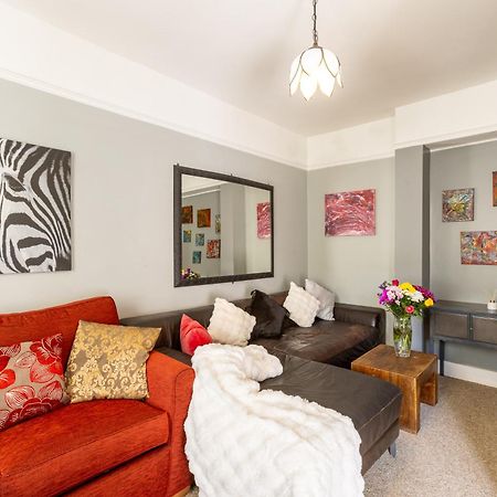 Traditional English 4 Bedroom Home In Greenwich Plumstead  Extérieur photo