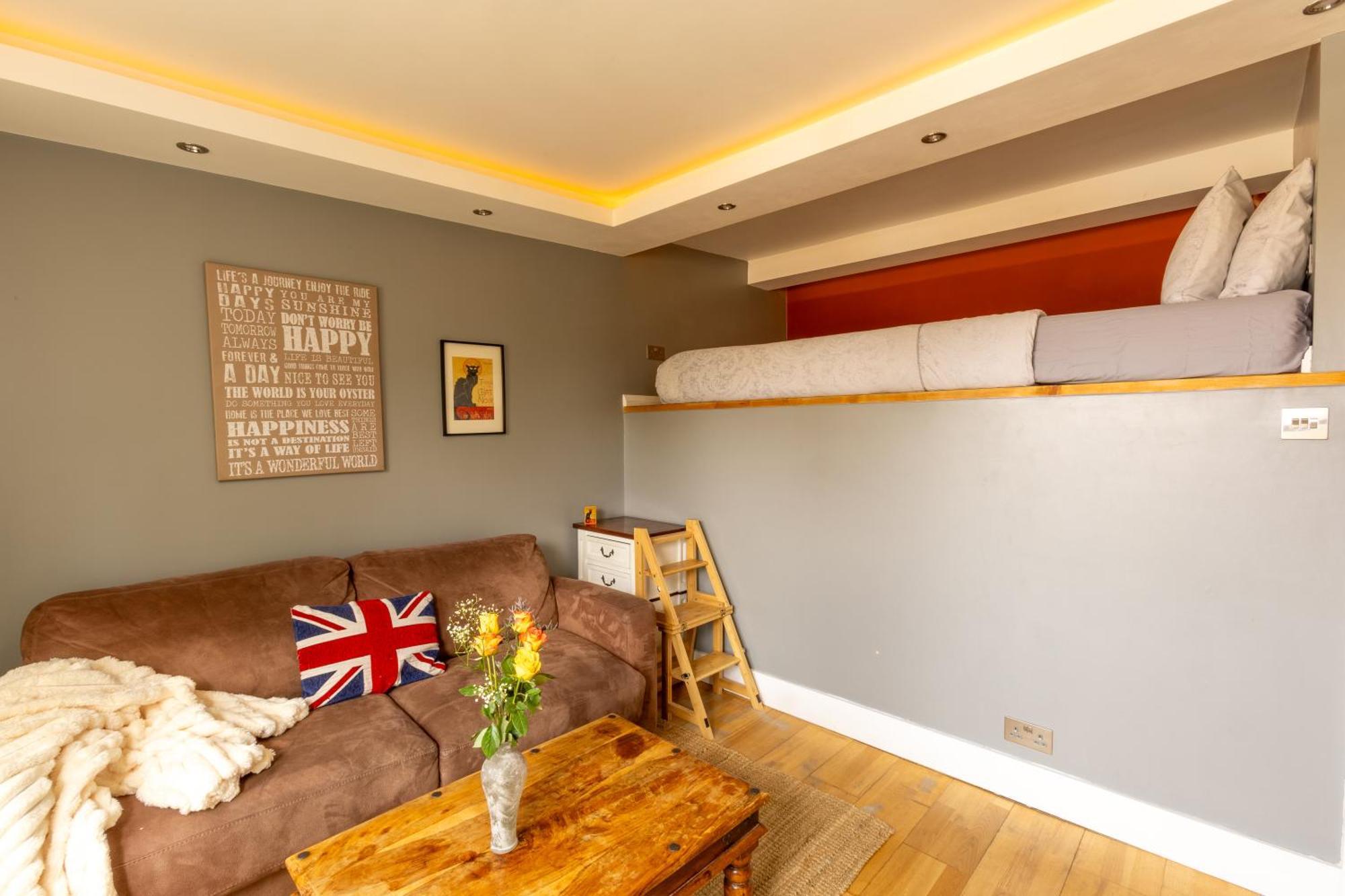 Traditional English 4 Bedroom Home In Greenwich Plumstead  Extérieur photo